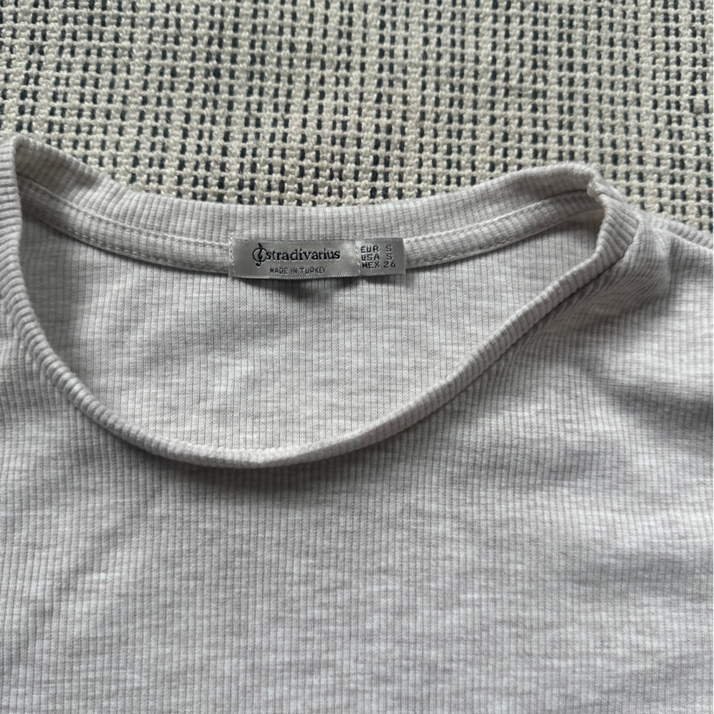 Stradivarius Ribbed Cream Top Size Small - Picture 4 of 8